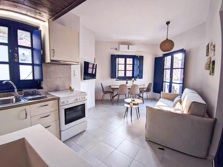 Oros Eros Apartment Хидра Екстериор снимка